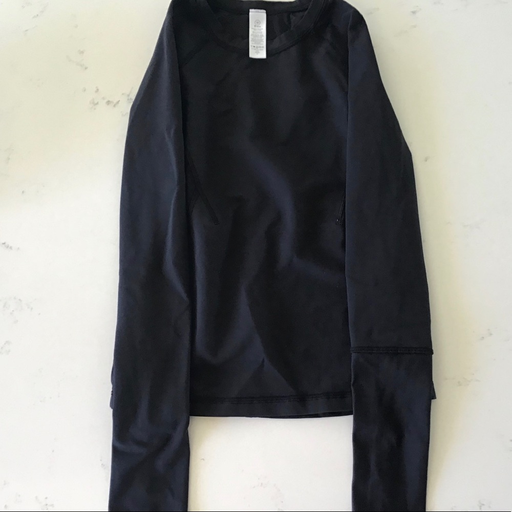 Black ivviva athletic top!